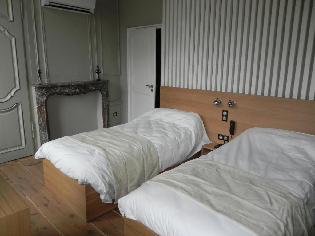 Hotel - Restaurant Au Tonnelier Bergues Room photo